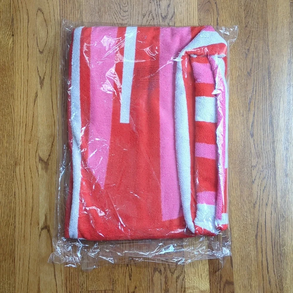 NWT Bottega Veneta Collage Beach Towel Red Pink White Color - Picture 7 of 7